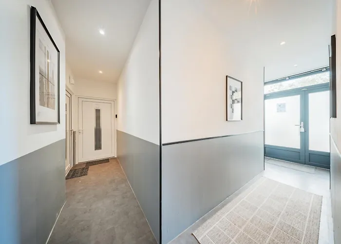 Center Lofts 3*