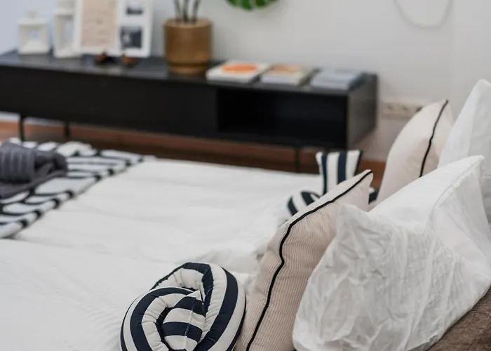 Center Lofts 3*