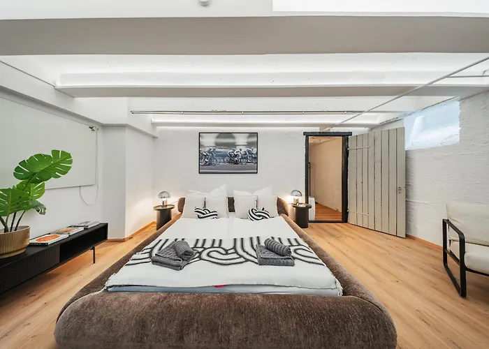 Center Lofts Apartahotel Viena