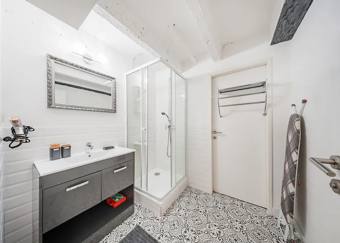 Center Lofts 3*
